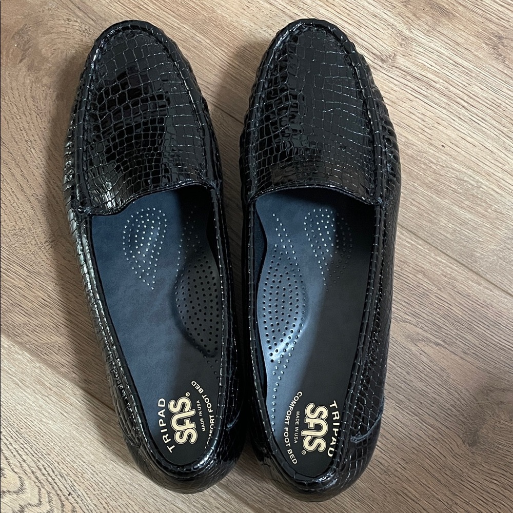 SAS patent leather loafer
